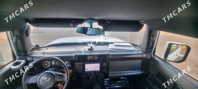 Toyota FJ Cruiser 2008 - 450 000 TMT - Daşoguz - img 4