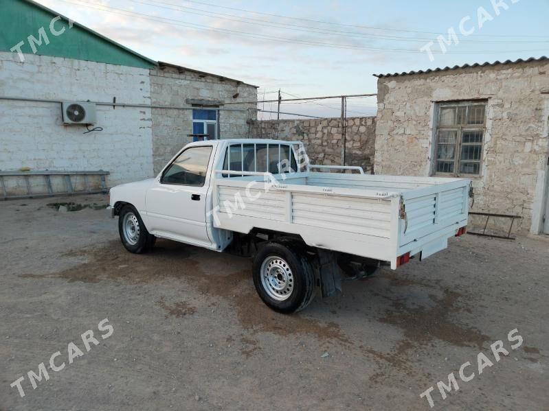 Toyota Hilux 1993 - 50 000 TMT - Туркменбаши - img 2