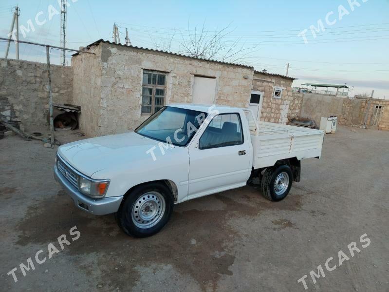 Toyota Hilux 1993 - 50 000 TMT - Туркменбаши - img 3