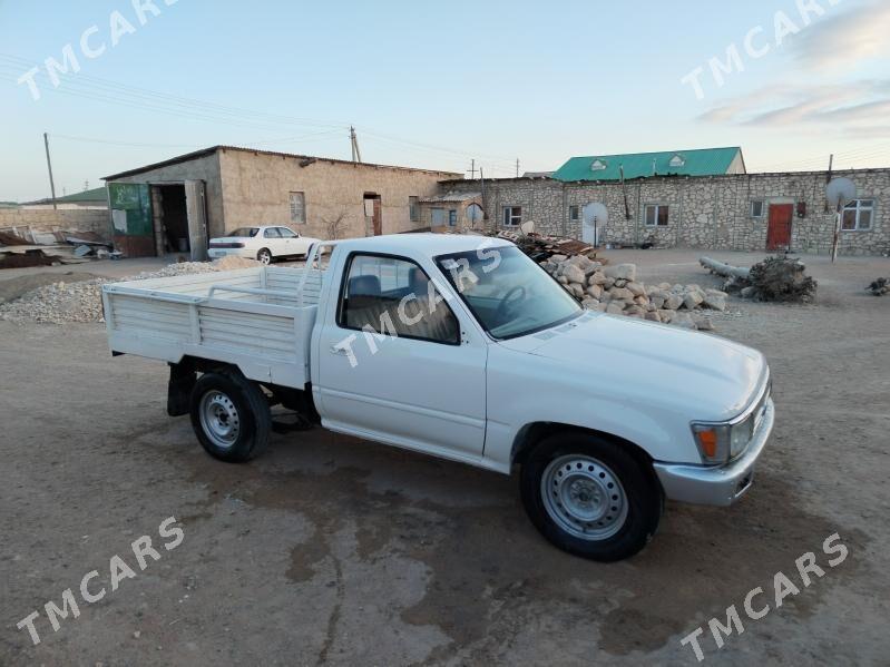 Toyota Hilux 1993 - 50 000 TMT - Туркменбаши - img 6