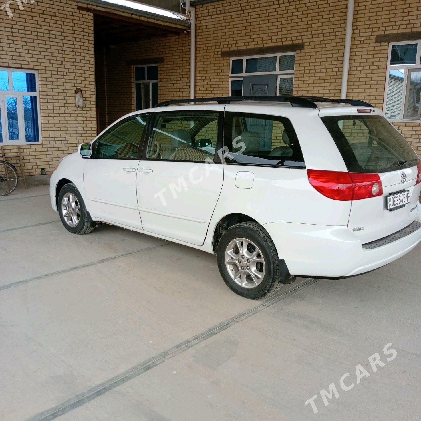 Toyota Sienna 2004 - 180 000 TMT - Векильбазар - img 4