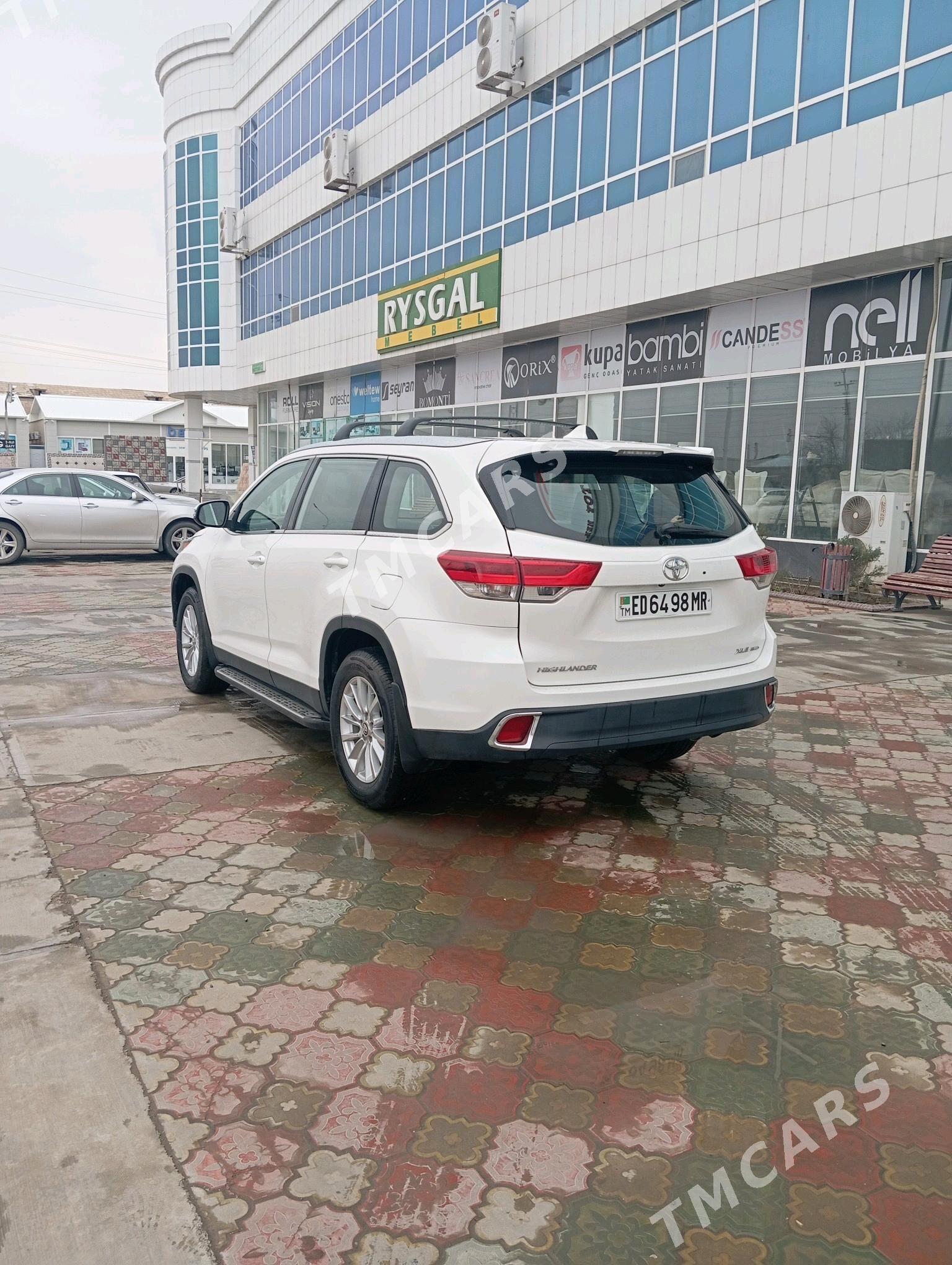 Toyota Highlander 2019 - 500 000 TMT - Мары - img 3