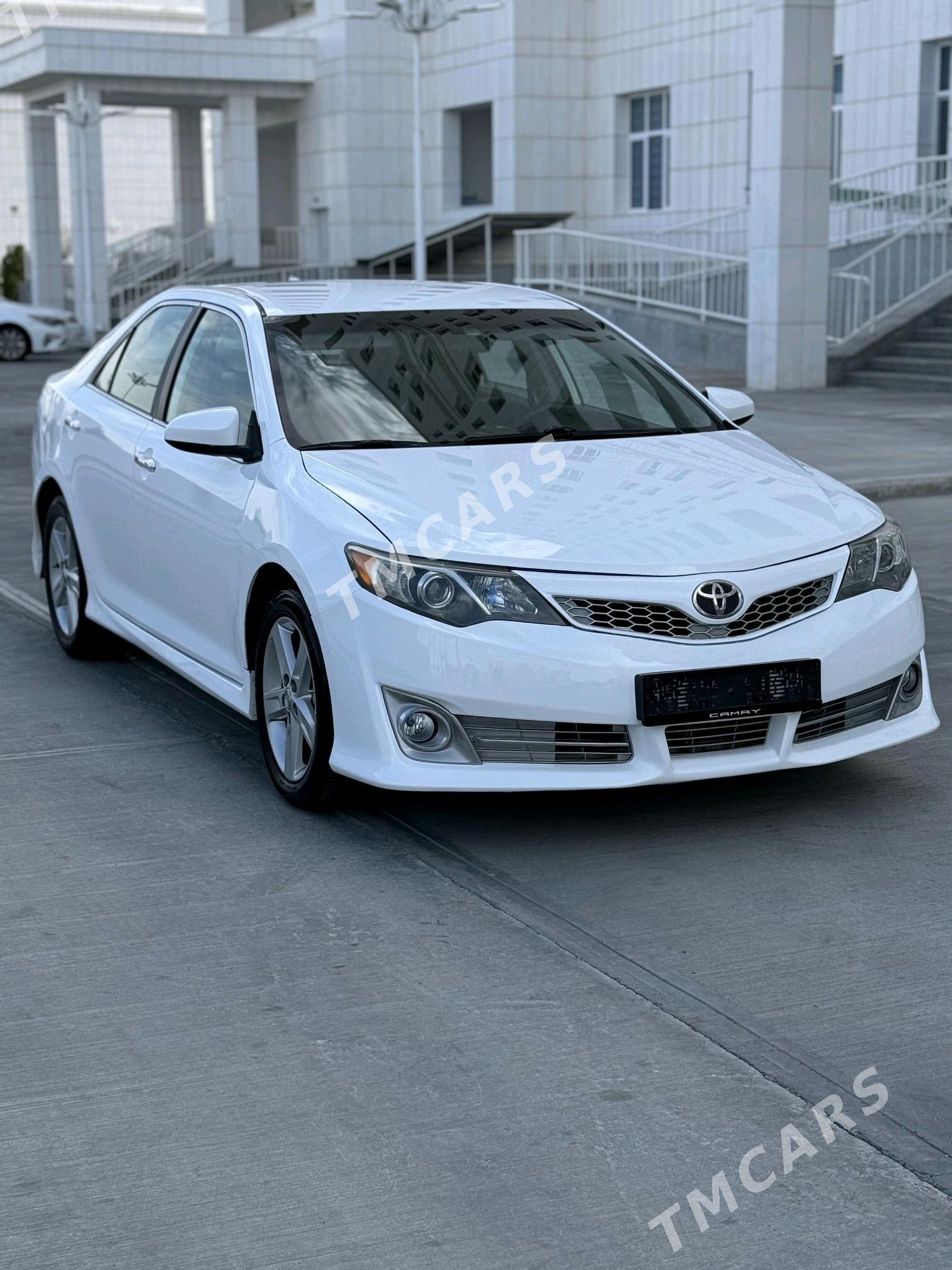 Toyota Camry 2013 - 190 000 TMT - Кëши - img 2