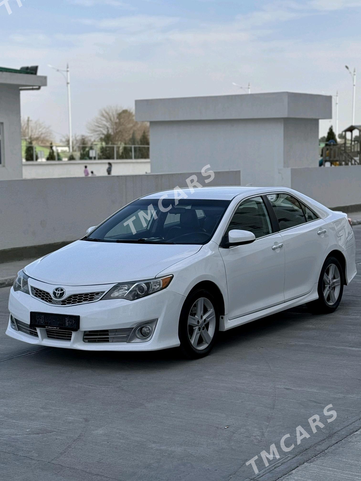 Toyota Camry 2013 - 190 000 TMT - Кëши - img 3