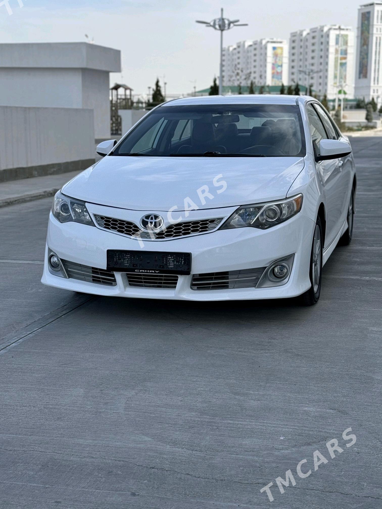 Toyota Camry 2013 - 190 000 TMT - Кëши - img 4