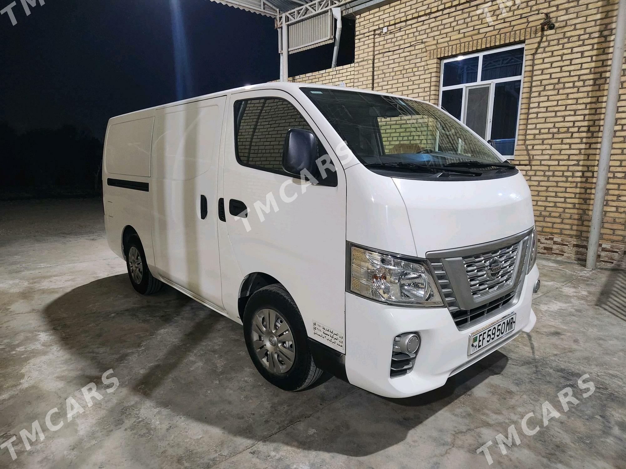 Toyota Hiace 2021 - 310 000 TMT - Мары - img 3