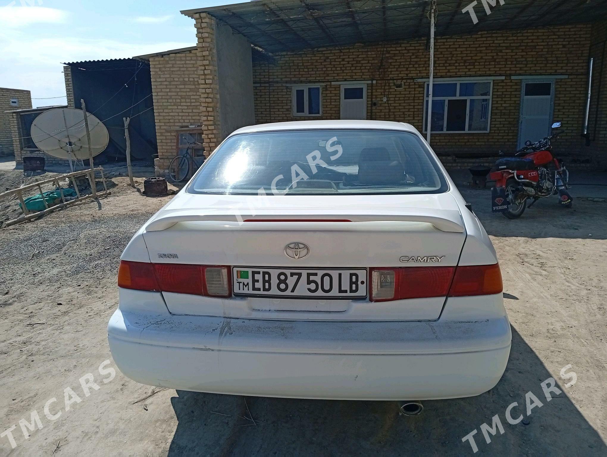 Toyota Camry 1999 - 110 000 TMT - Саят - img 3