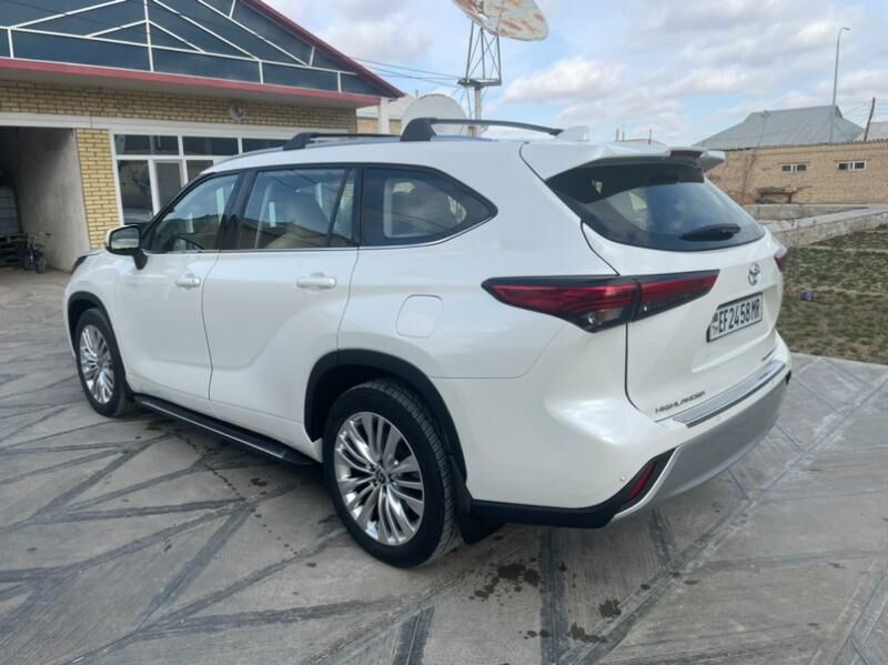 Toyota Highlander 2022 - 690 000 TMT - Мары - img 3