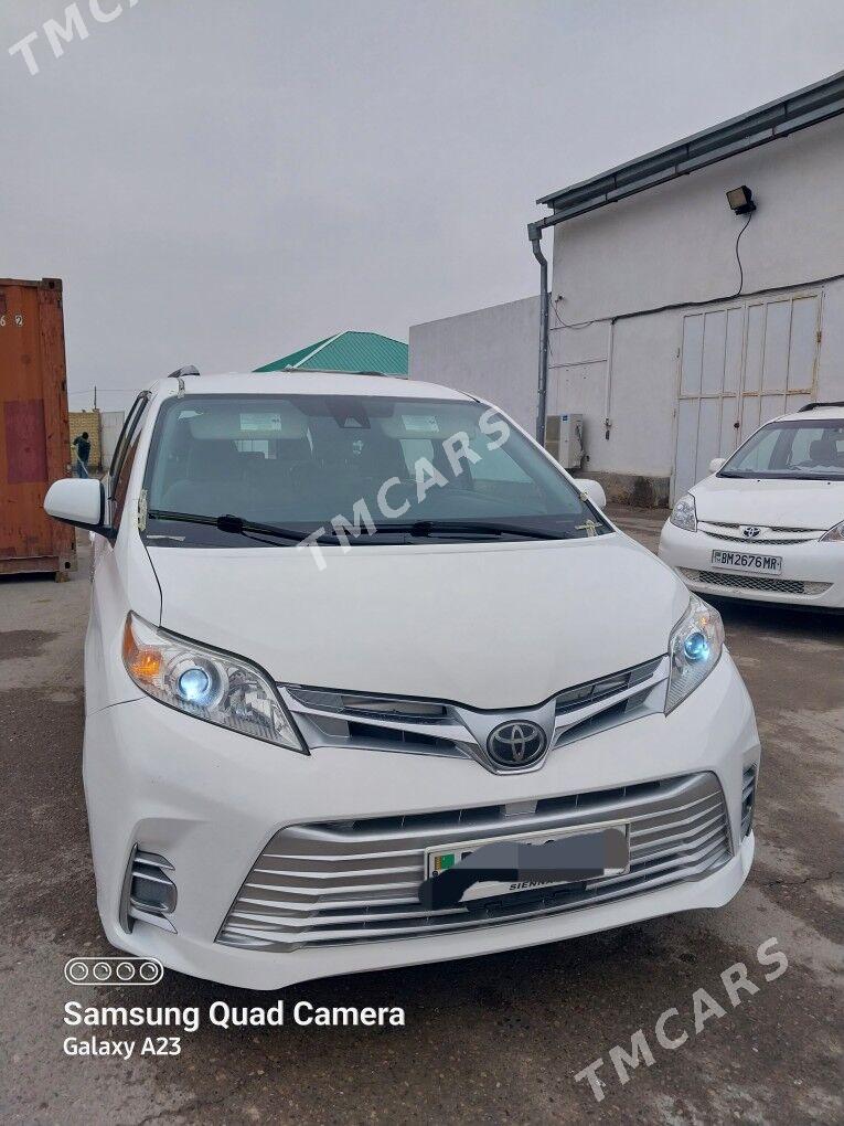 Toyota Sienna 2018 - 330 000 TMT - Мары - img 2