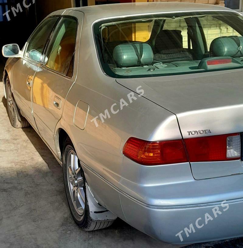 Toyota Camry 2000 - 140 000 TMT - Çärjew - img 3