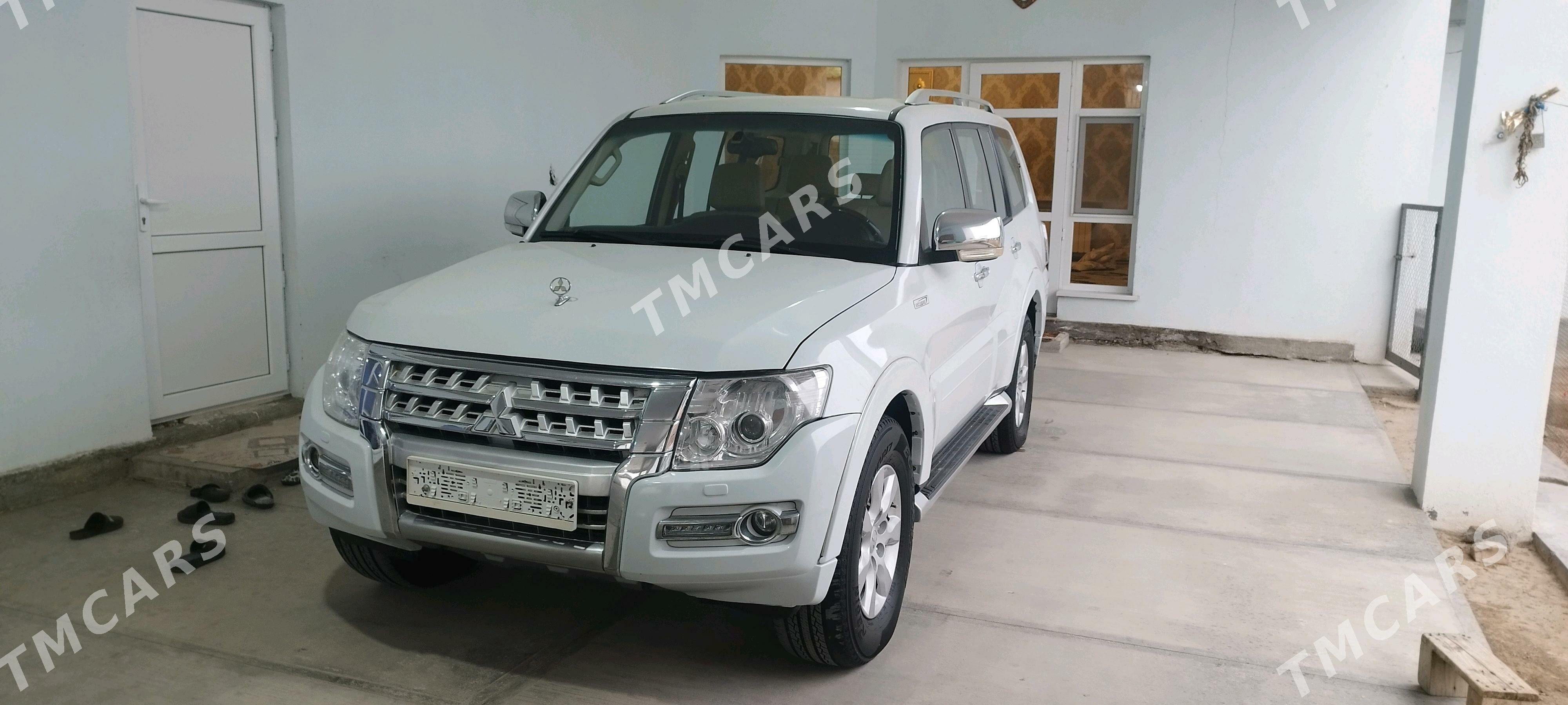 Mitsubishi Pajero 2016 - 272 000 TMT - Мары - img 6