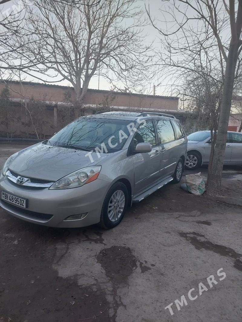 Toyota Sienna 2008 - 220 000 TMT - Дашогуз - img 6