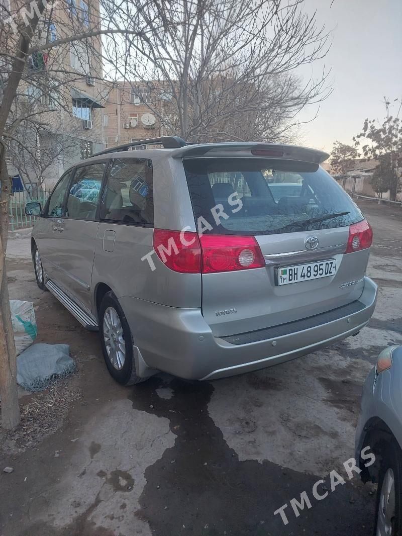 Toyota Sienna 2008 - 220 000 TMT - Дашогуз - img 5