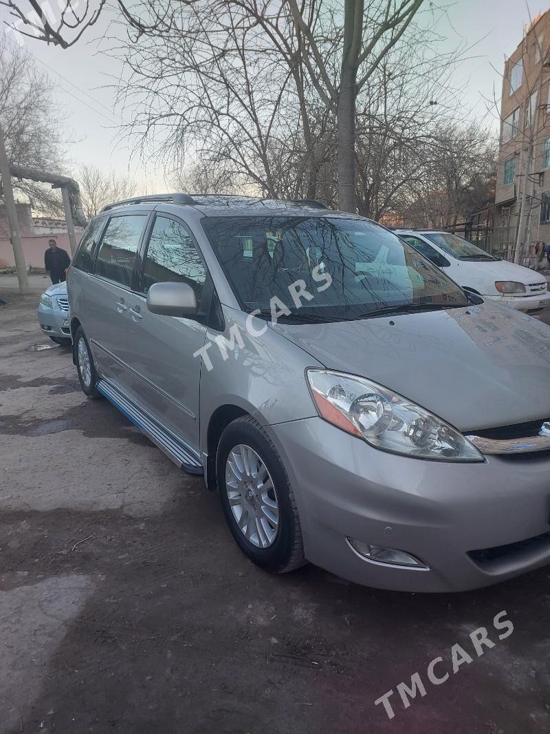 Toyota Sienna 2008 - 220 000 TMT - Дашогуз - img 7