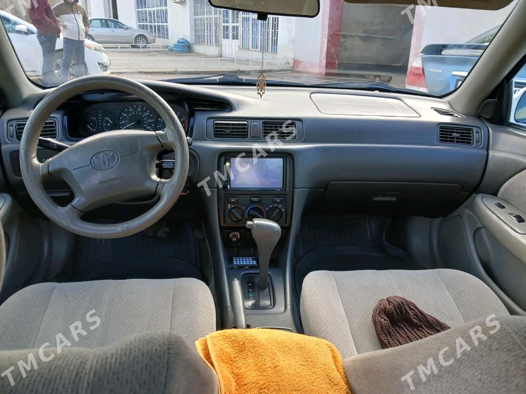 Toyota Camry 2001 - 125 000 TMT - Baýramaly - img 3