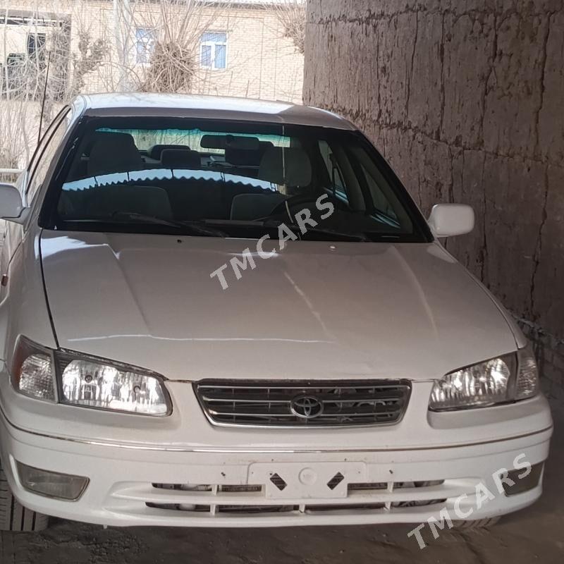 Toyota Camry 2000 - 110 000 TMT - Halaç - img 2