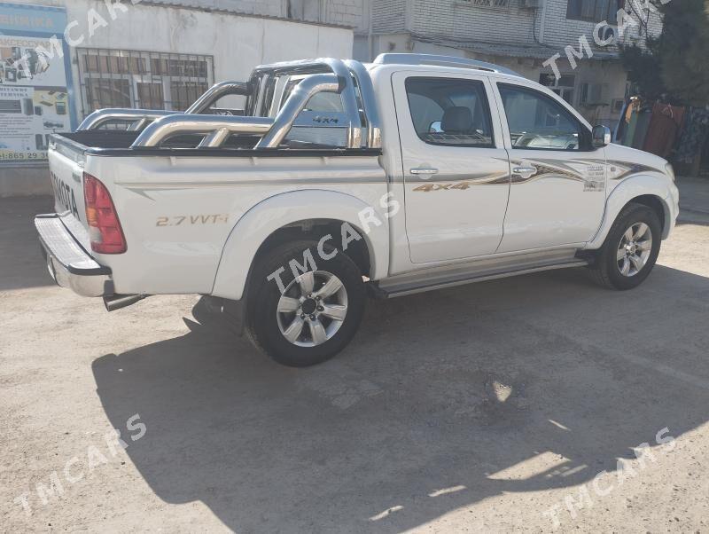 Toyota Hilux 2011 - 260 000 TMT - Türkmenbaşy - img 3