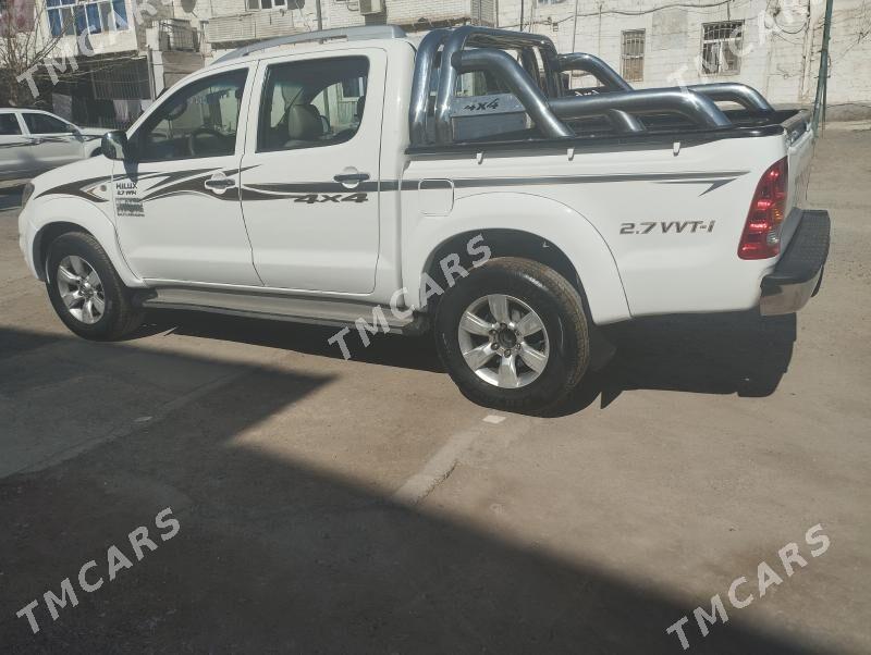 Toyota Hilux 2011 - 260 000 TMT - Türkmenbaşy - img 2