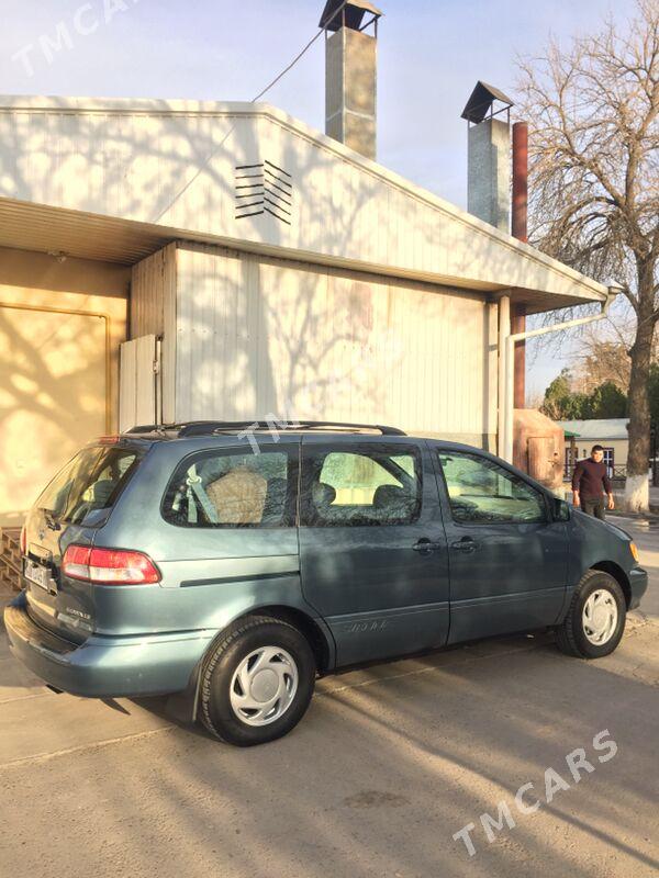 Toyota Sienna 2002 - 155 000 TMT - Мары - img 2