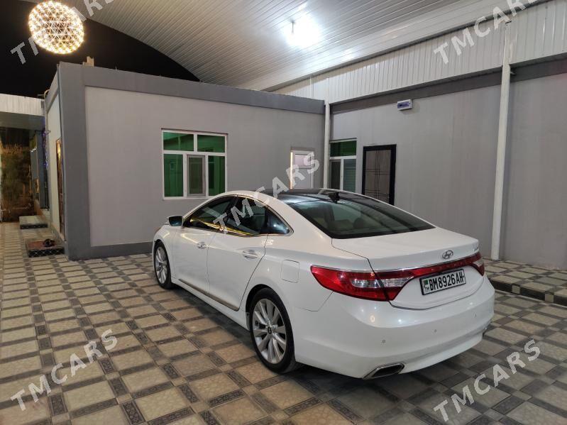 Hyundai Azera 2016 - 270 000 TMT - Анев - img 2