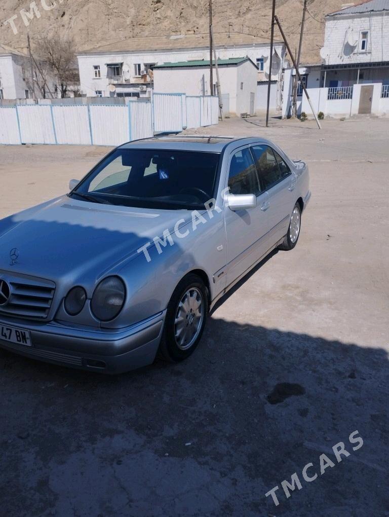 Mercedes-Benz 230E 1998 - 70 000 TMT - Türkmenbaşy - img 2