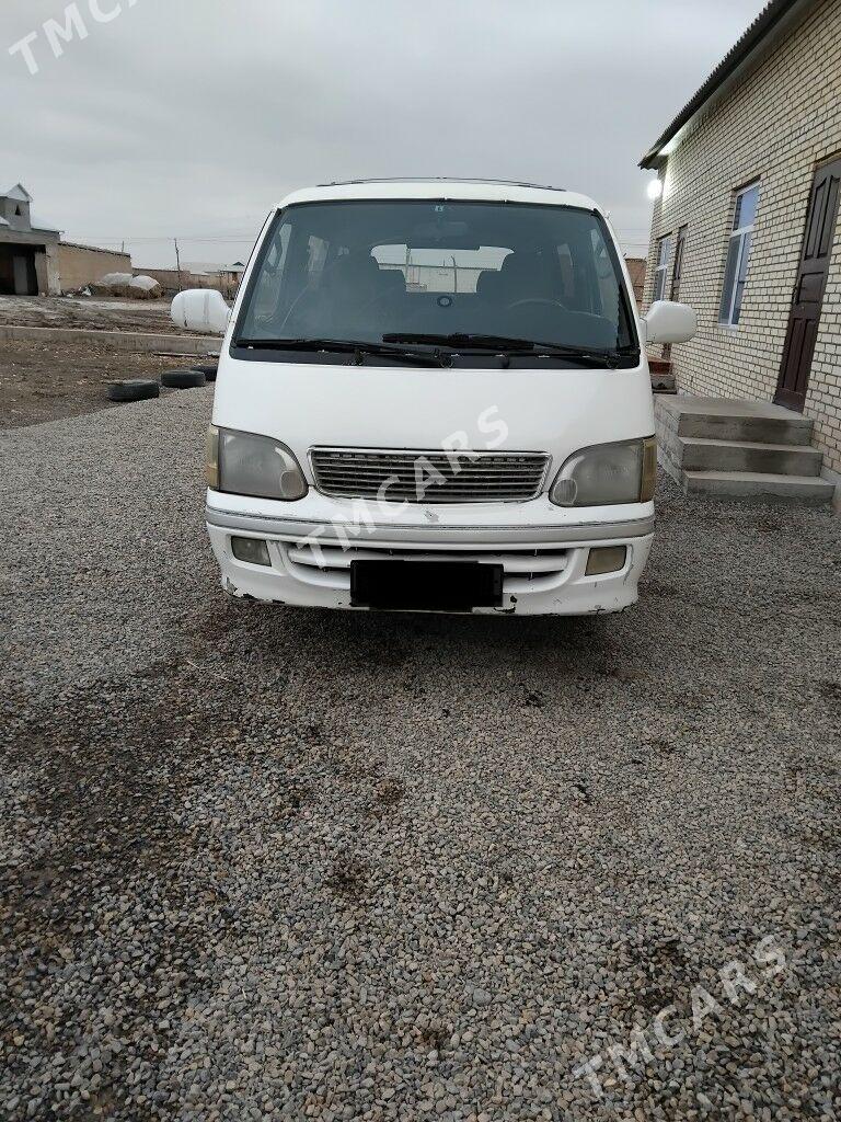 Toyota Hiace 2001 - 60 000 TMT - Мары - img 2