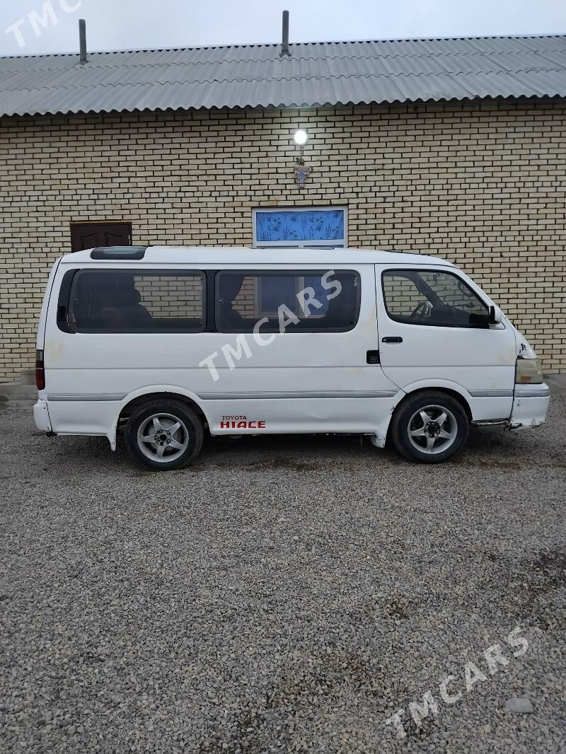 Toyota Hiace 2001 - 60 000 TMT - Мары - img 4