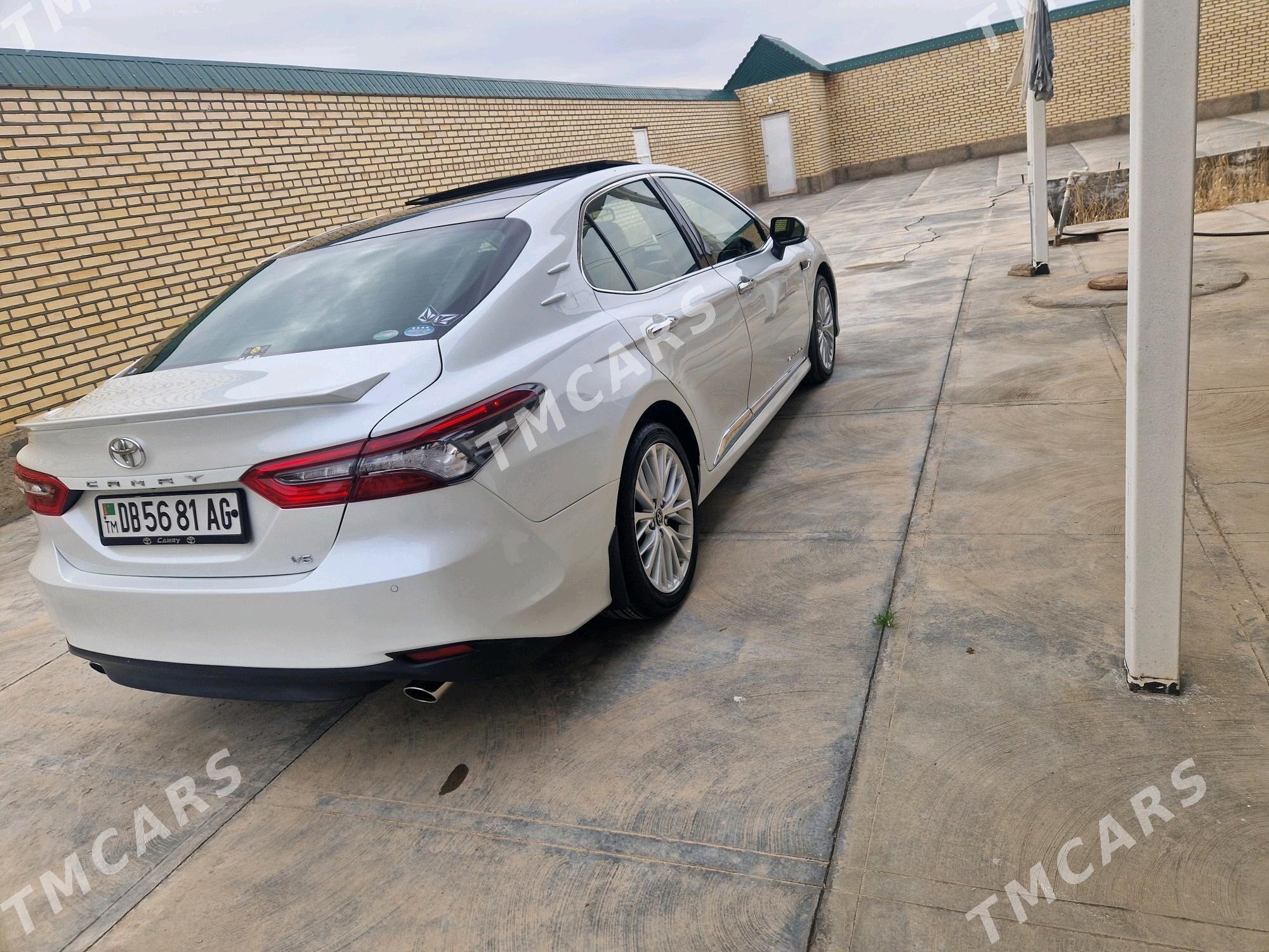 Toyota Camry 2018 - 450 000 TMT - Parahat 4 - img 3