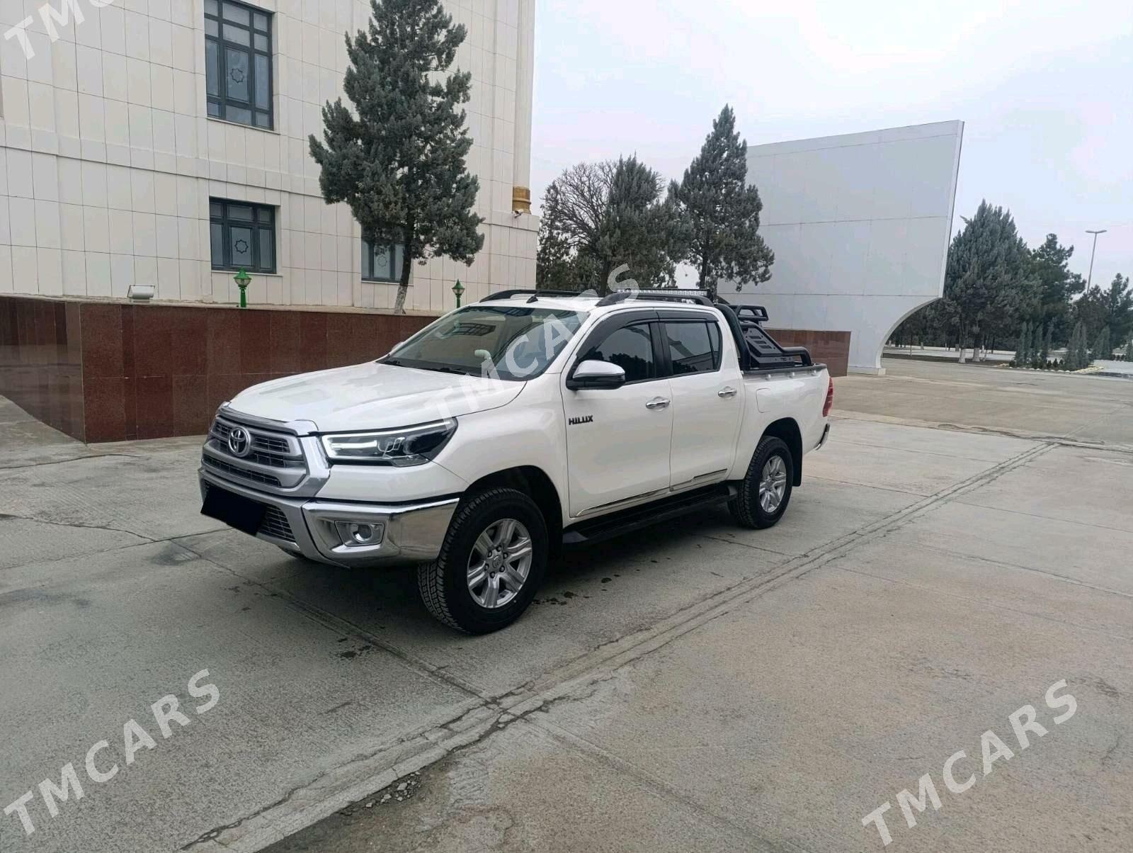 Toyota Hilux 2022 - 565 000 TMT - Бузмеин - img 2