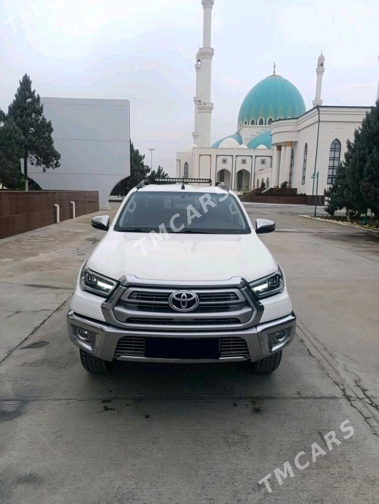 Toyota Hilux 2022 - 565 000 TMT - Бузмеин - img 5