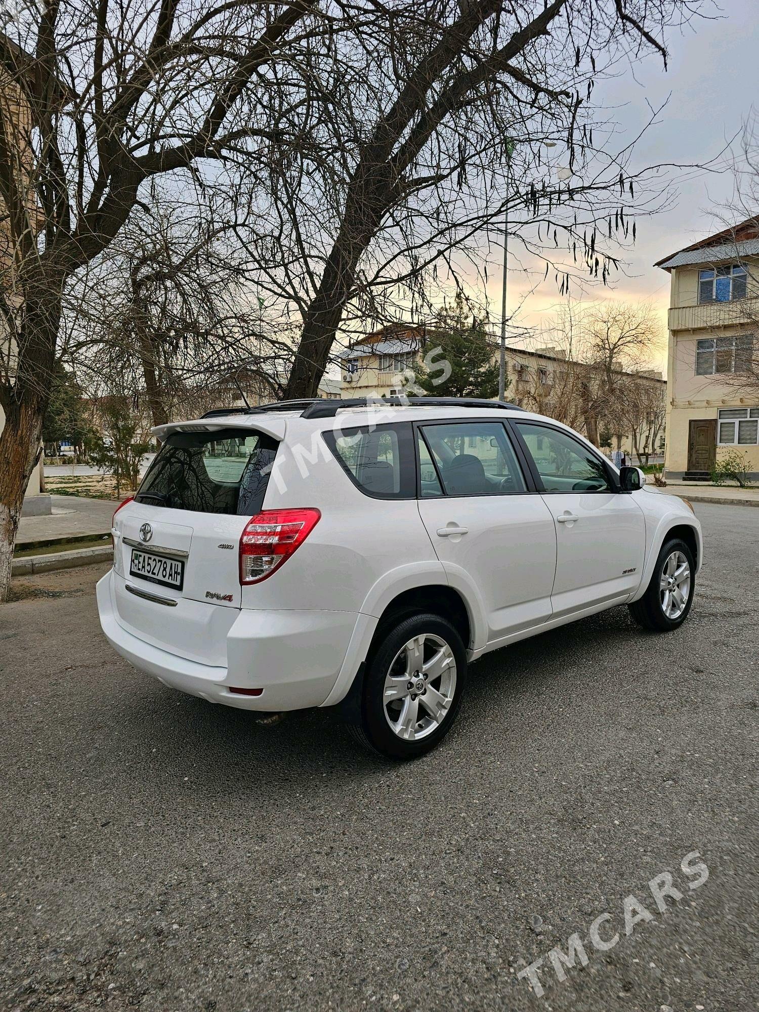 Toyota RAV4 2010 - 185 000 TMT - Aşgabat - img 2