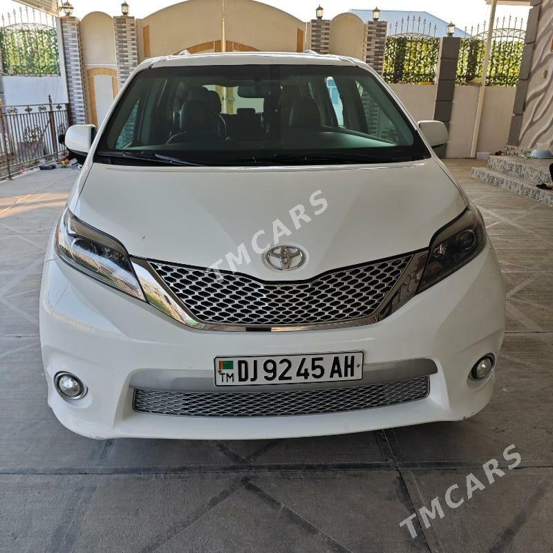 Toyota Sienna 2017 - 360 000 TMT - Ашхабад - img 4