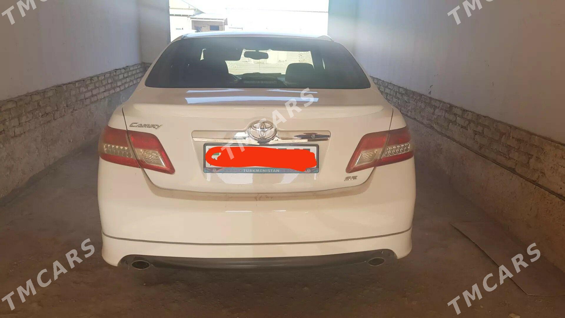 Toyota Camry 2010 - 180 000 TMT - Дашогуз - img 4