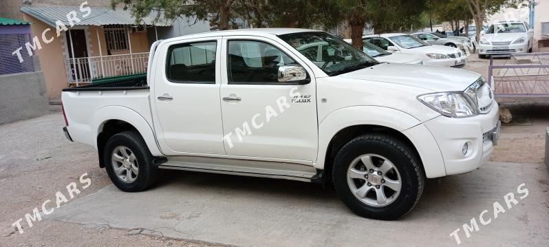 Toyota Hilux 2009 - 200 000 TMT - Türkmenbaşy - img 8