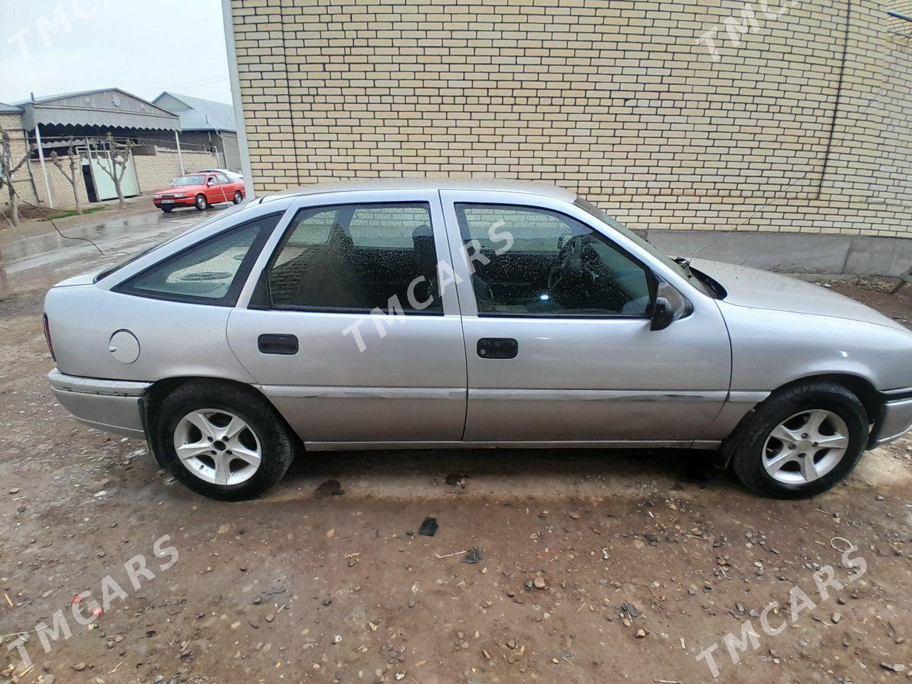 Opel Vectra 1993 - 25 000 TMT - Mary - img 2