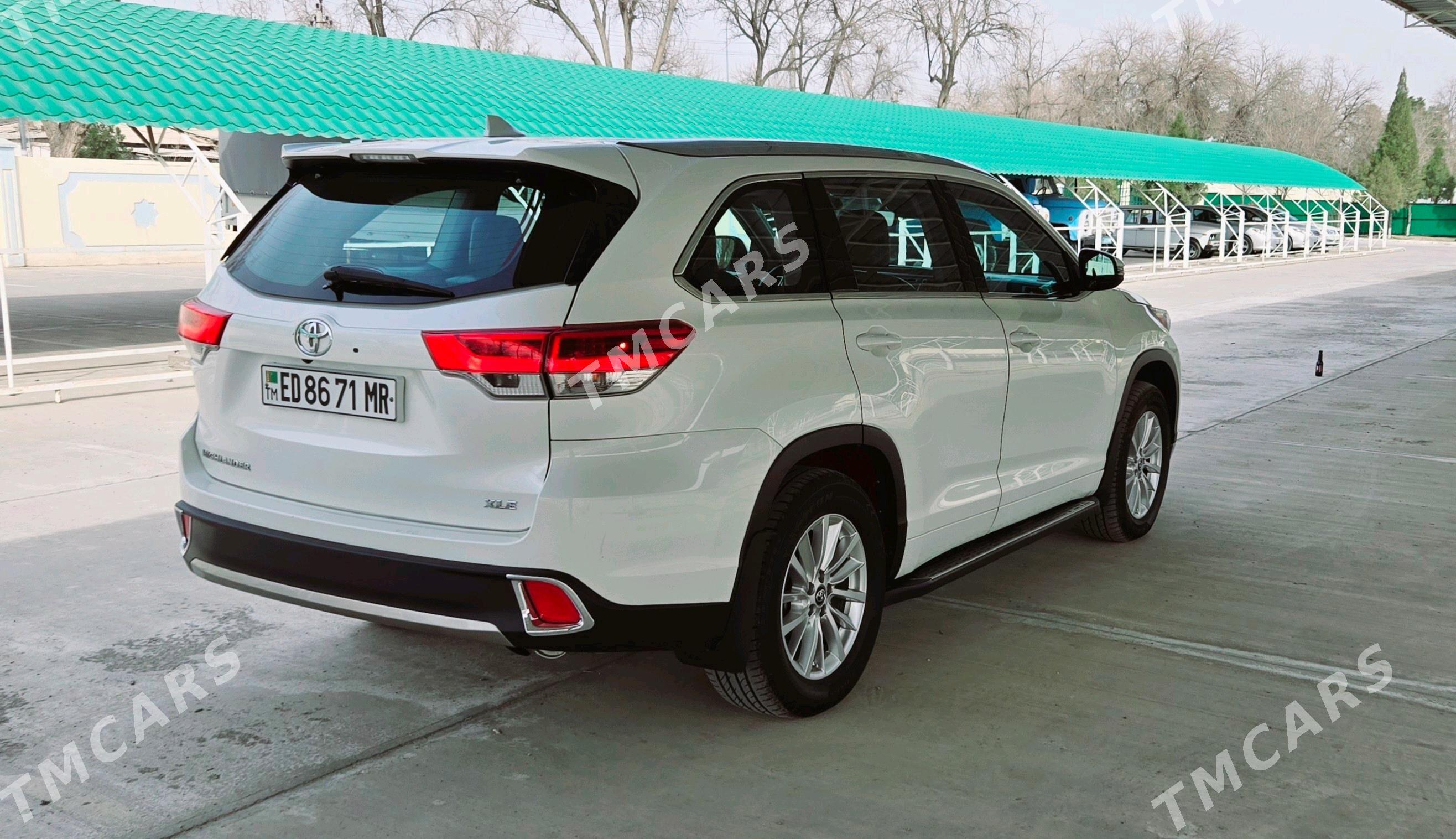 Toyota Highlander 2018 - 396 000 TMT - Baýramaly - img 2