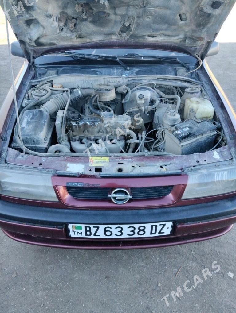 Opel Vectra 1993 - 40 000 TMT - Дашогуз - img 3