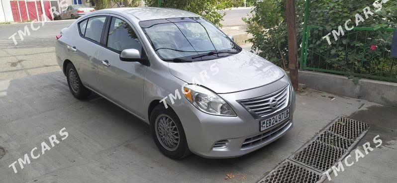 Nissan Versa 2012 - 100 000 TMT - Туркменабат - img 4