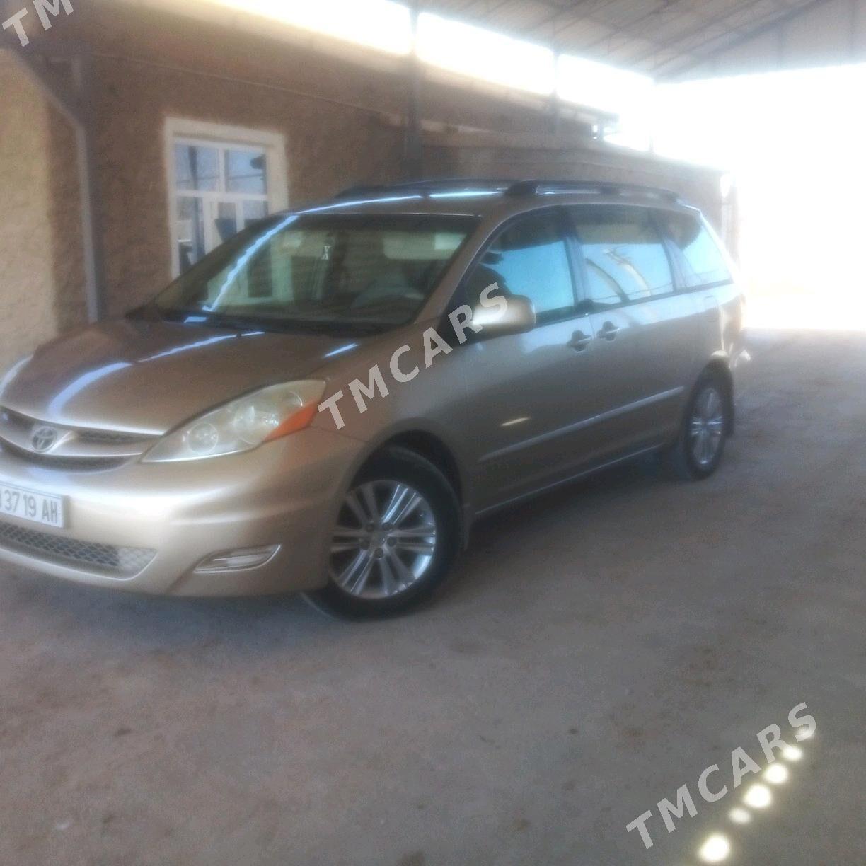 Toyota Sienna 2006 - 164 000 TMT - Tejen - img 3