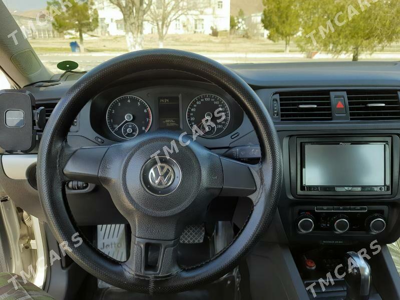 Volkswagen Jetta 2011 - 140 000 TMT - Багир - img 3