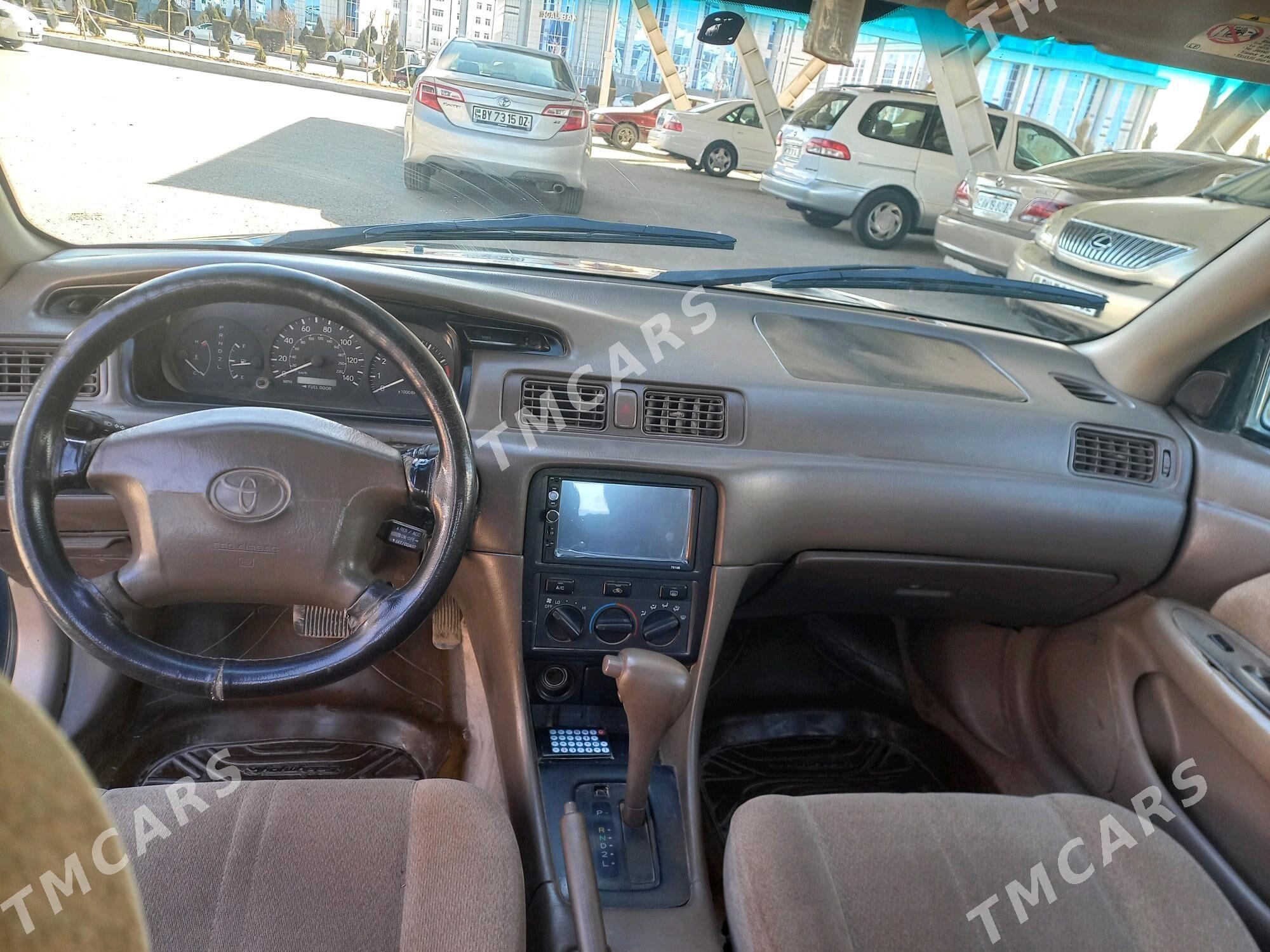 Toyota Camry 2001 - 97 000 TMT - Дашогуз - img 5