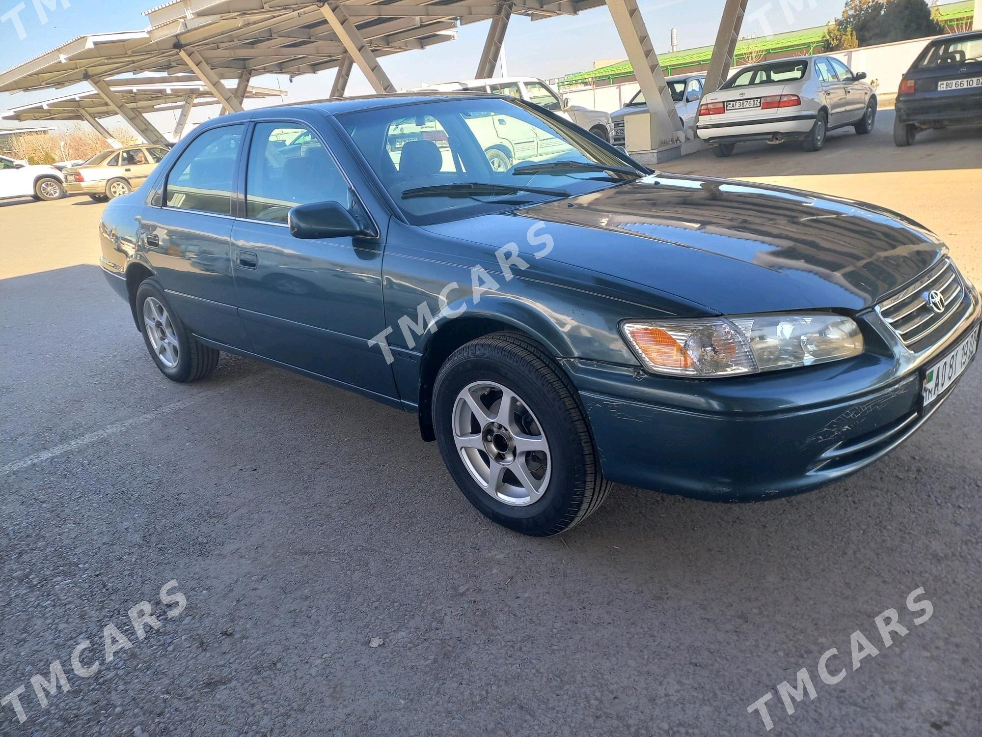 Toyota Camry 2001 - 97 000 TMT - Дашогуз - img 4