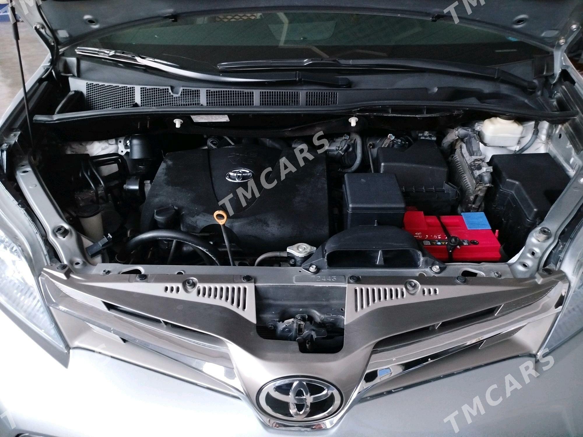 Toyota Sienna 2017 - 340 000 TMT - Туркменабат - img 7