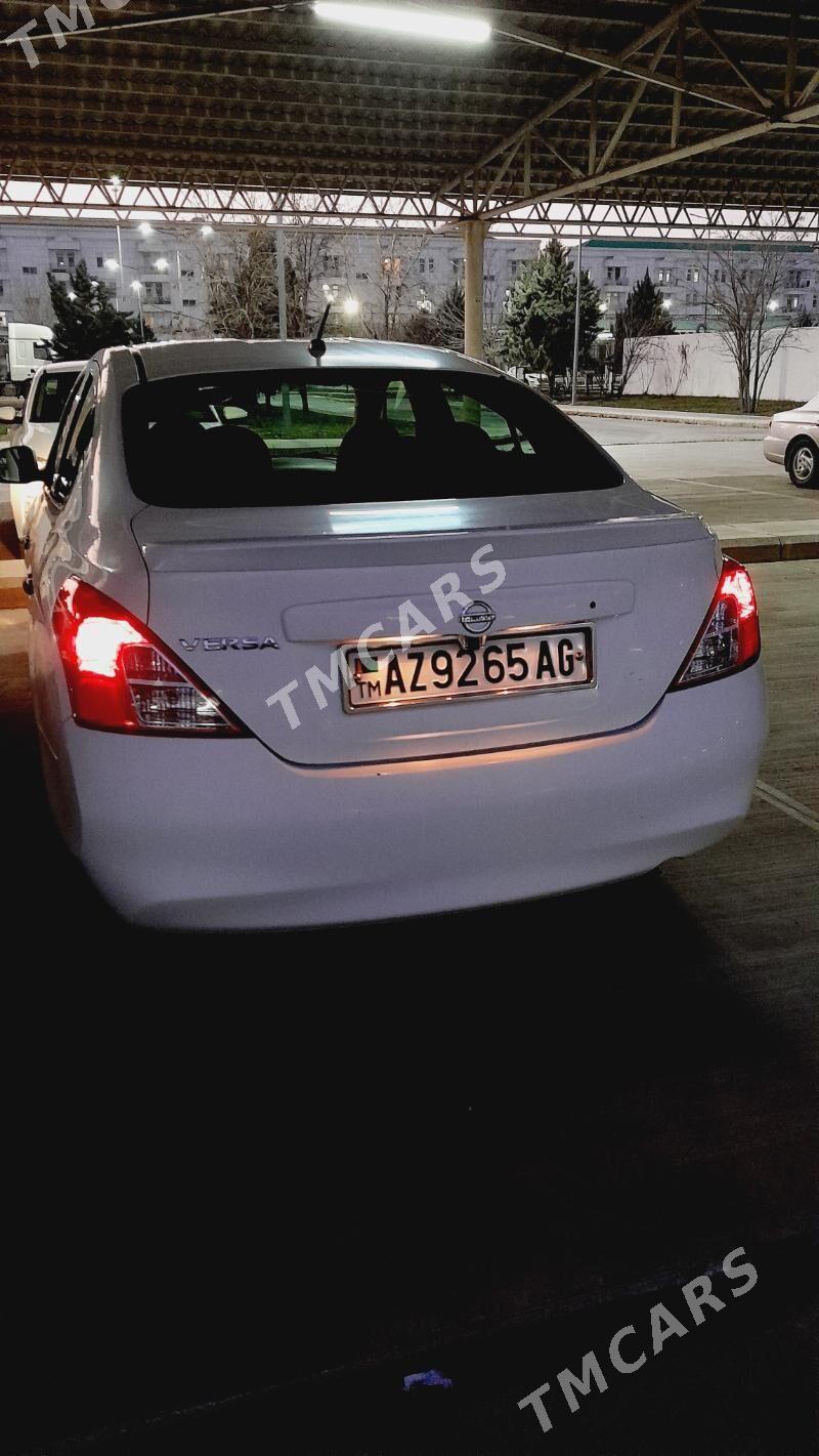 Nissan Versa 2011 - 100 000 TMT - Кëши - img 10