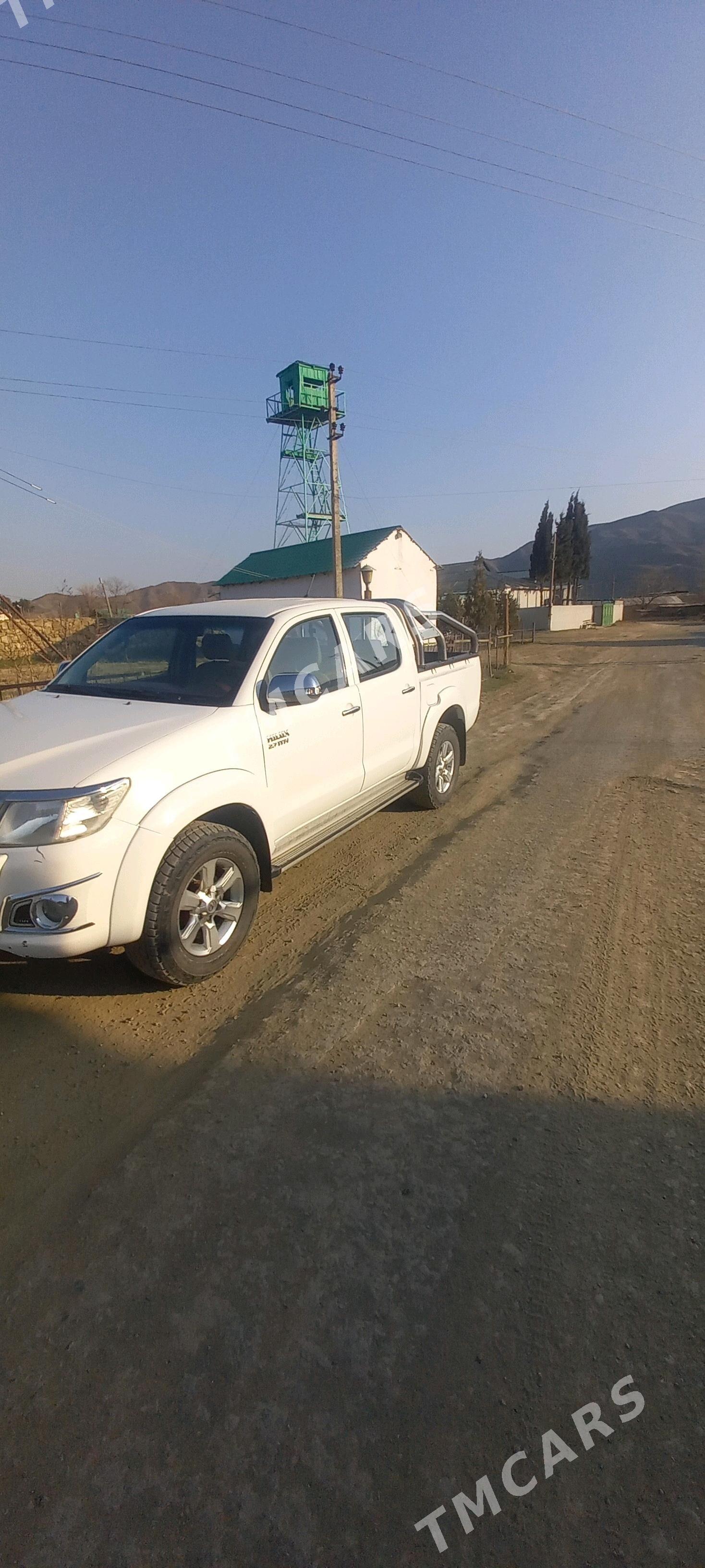 Toyota Hilux 2013 - 320 000 TMT - Махтумкули - img 2