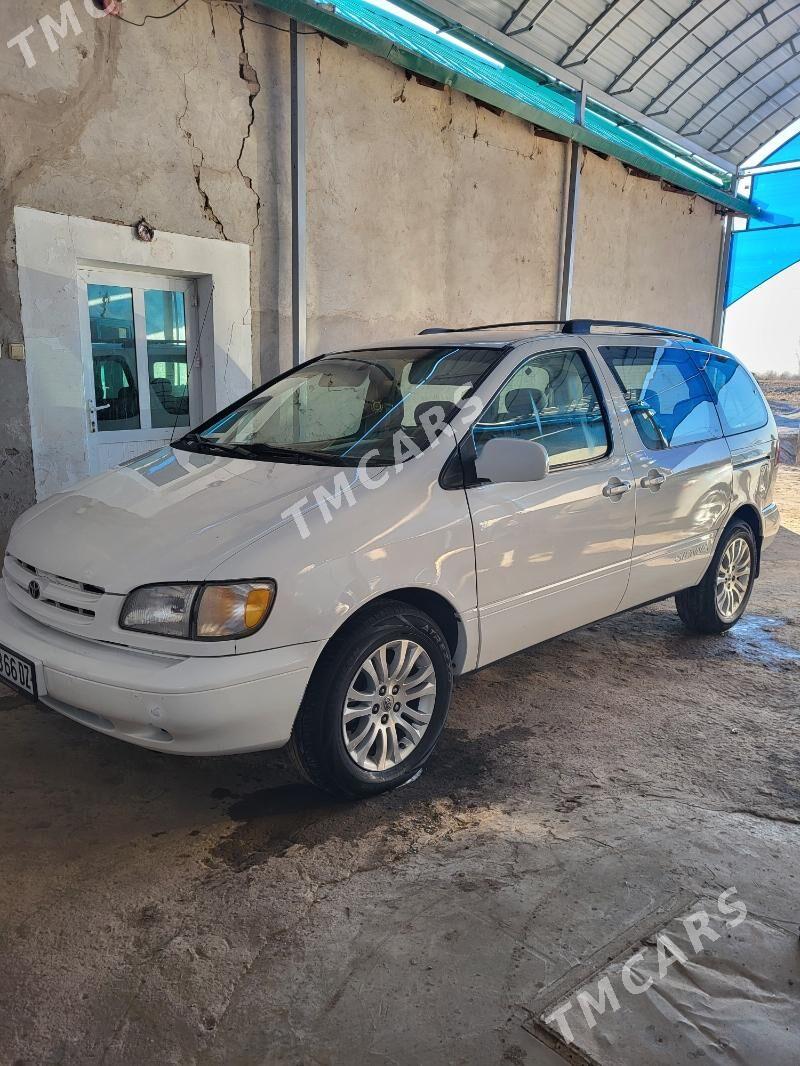 Toyota Sienna 1999 - 135 000 TMT - Кёнеургенч - img 6