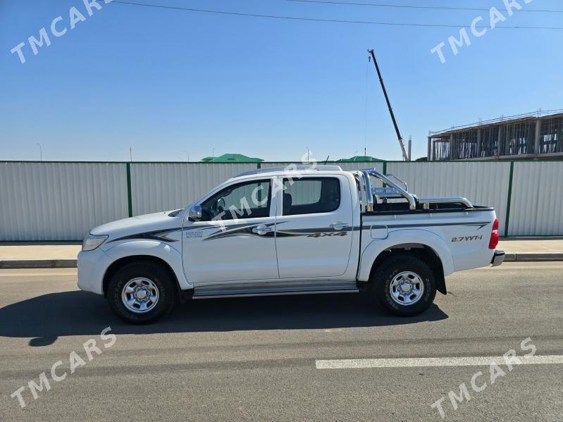 Toyota Hilux 2014 - 365 000 TMT - Мары - img 9