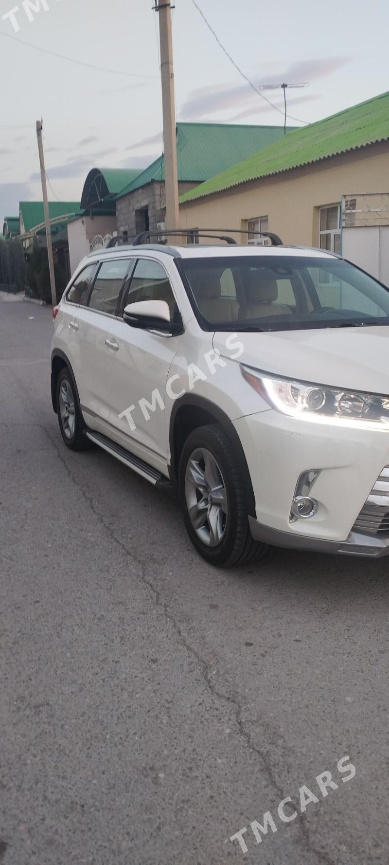 Toyota Highlander 2017 - 397 000 TMT - Кëши - img 3