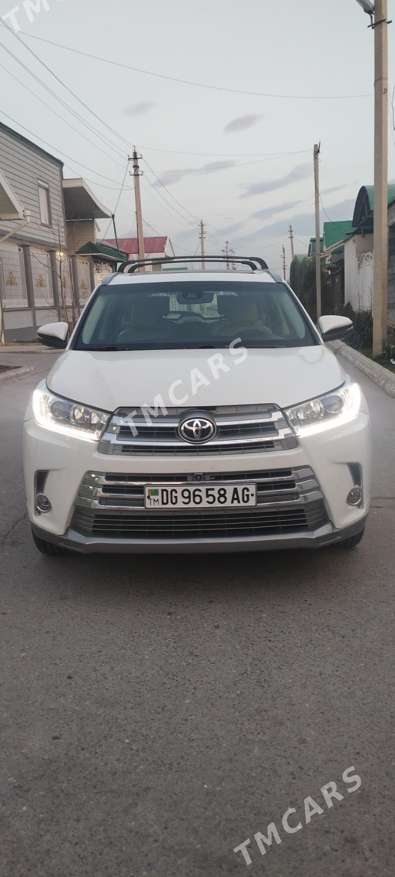 Toyota Highlander 2017 - 397 000 TMT - Кëши - img 4