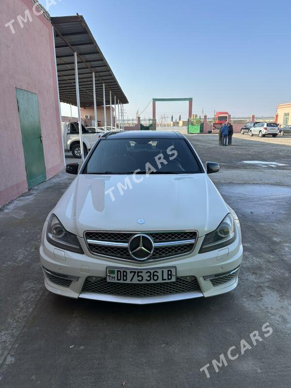 Mercedes-Benz C300 2010 - 240 000 TMT - Туркменабат - img 3